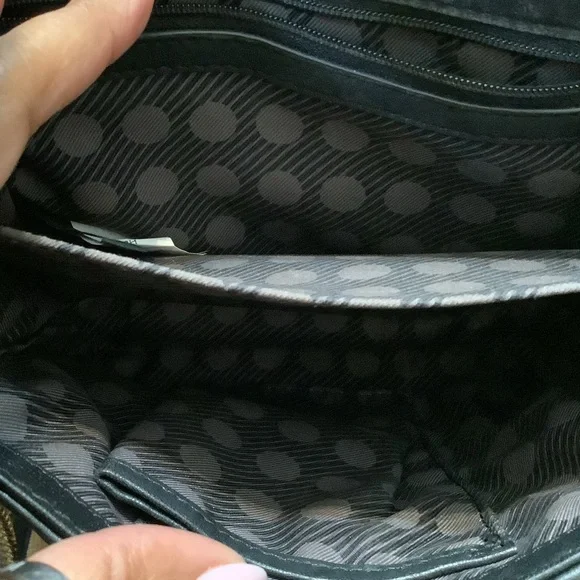 VINCE CAMUTO LEATHER SHOULDER BAG - Picture 10 of 13